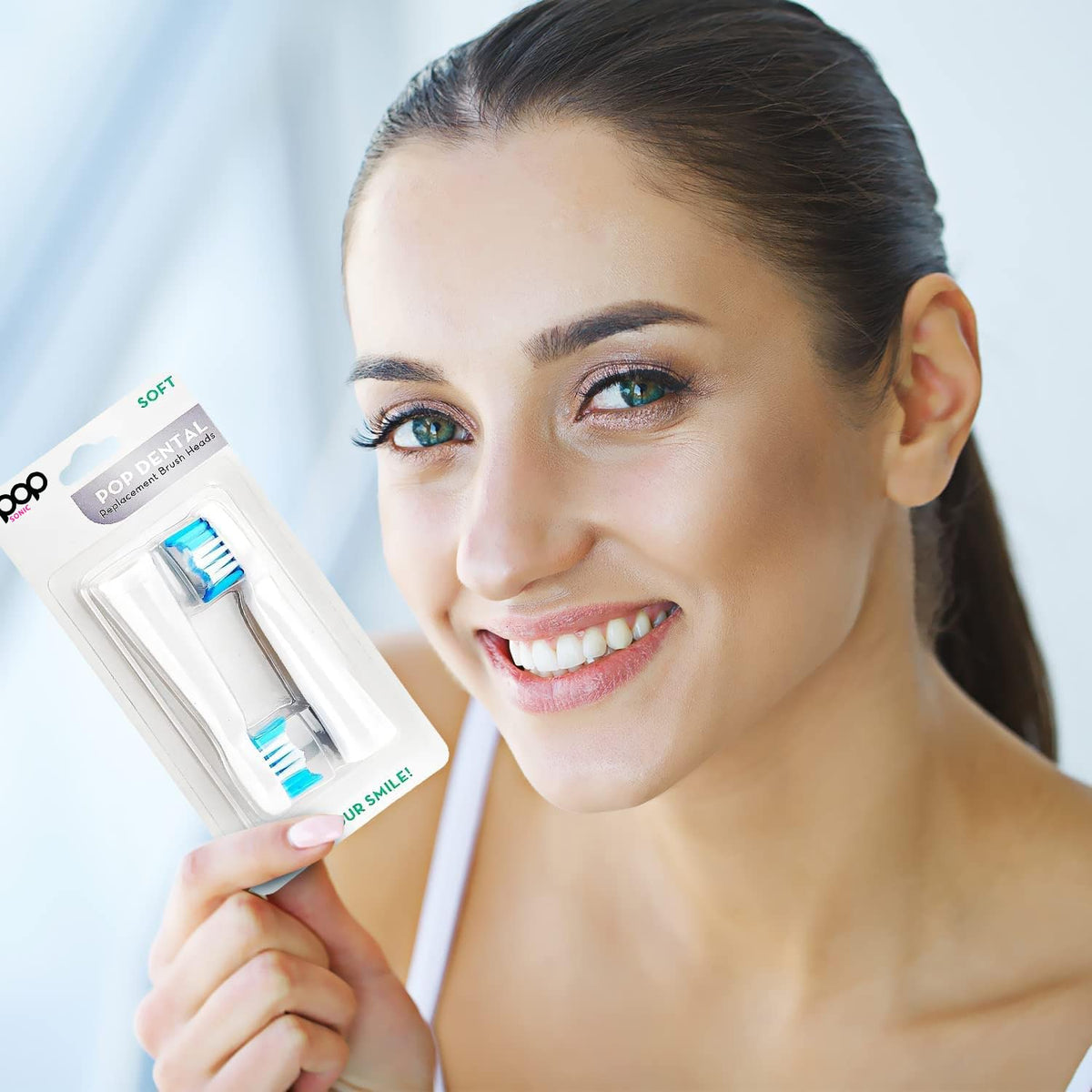 White Electric Toothbrush with 2 Replacement Heads V9247